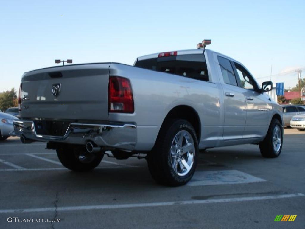 2011 Ram 1500 Big Horn Quad Cab - Bright Silver Metallic / Dark Slate Gray/Medium Graystone photo #3