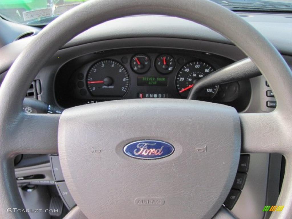 2004 Ford Taurus SE Sedan Medium Graphite Steering Wheel Photo #38668956