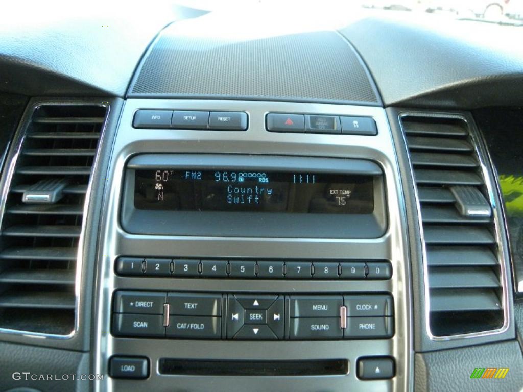 2010 Ford Taurus Limited Controls Photo #38669014