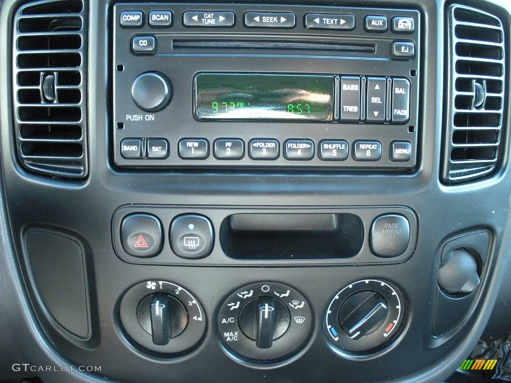 2006 Escape XLS - Sonic Blue Metallic / Medium/Dark Flint photo #22