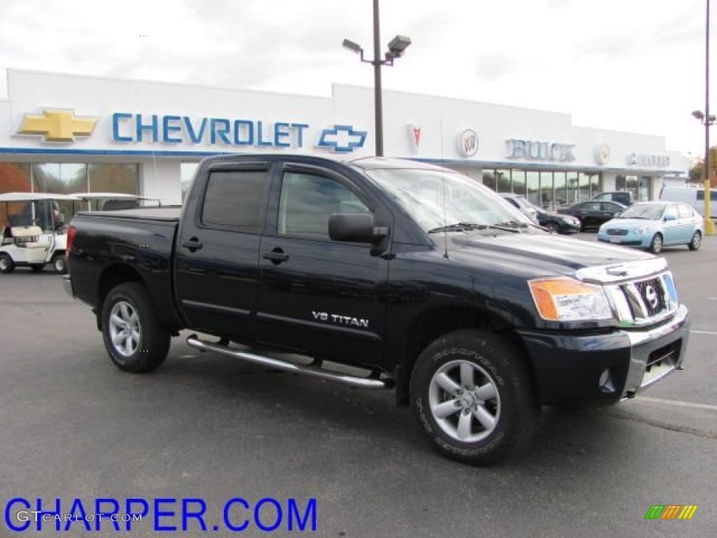 2009 Titan SE Crew Cab 4x4 - Majestic Blue / Charcoal photo #1