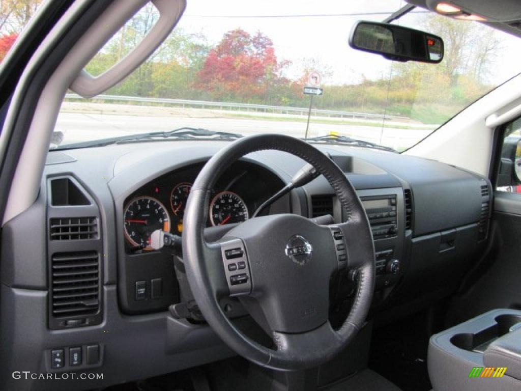Charcoal Interior 2009 Nissan Titan SE Crew Cab 4x4 Photo #38669746