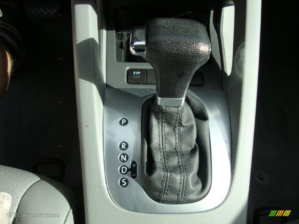 2005 Volkswagen Jetta 2.5 Sedan 6 Speed Tiptronic Automatic Transmission Photo #38670007
