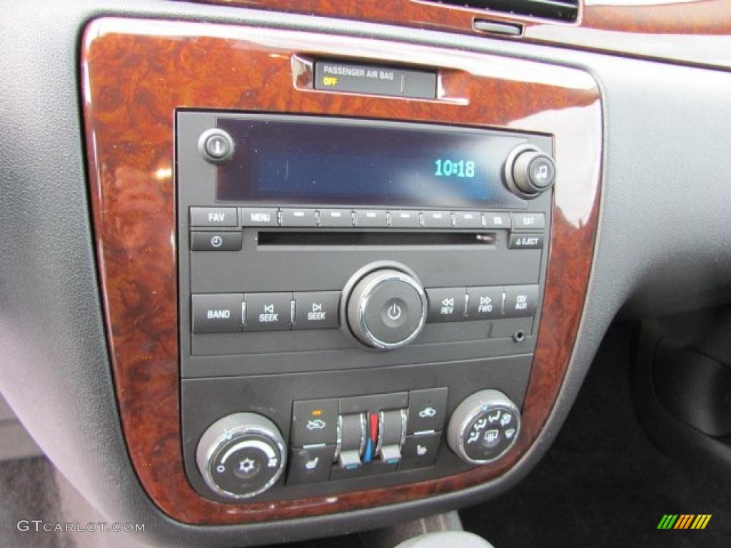 2010 Chevrolet Impala LT Controls Photo #38670599
