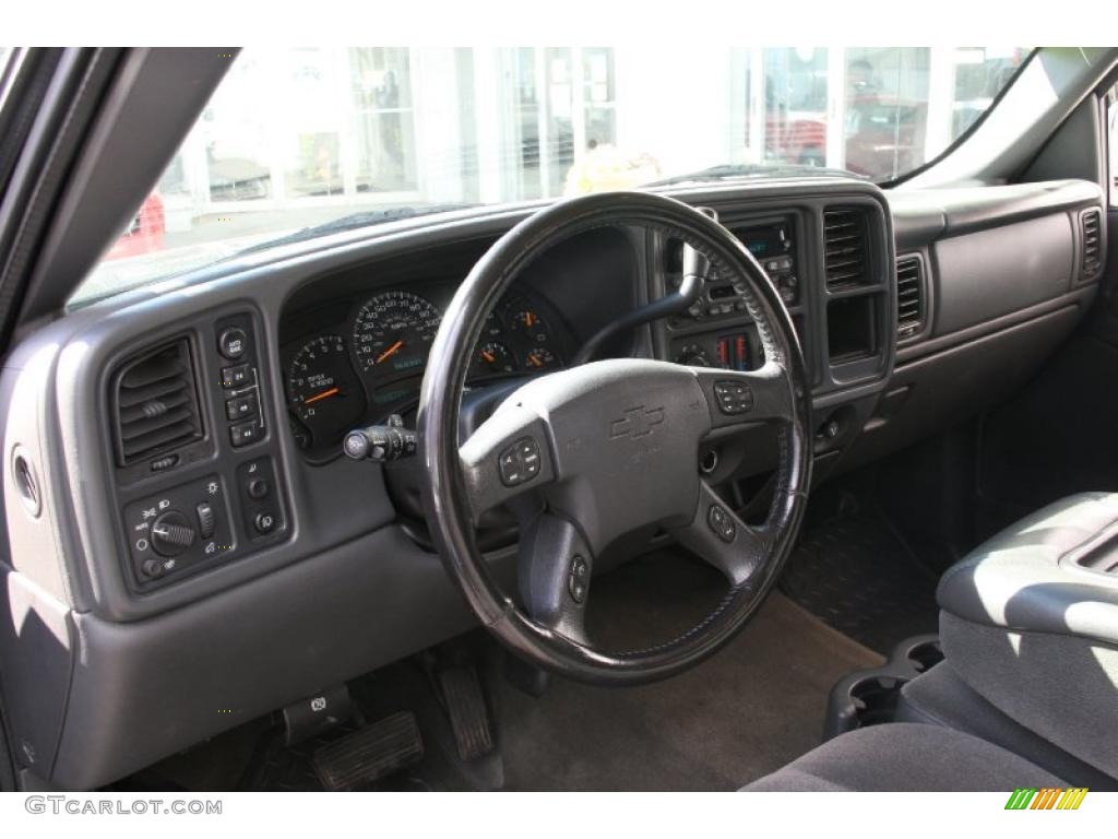 2005 Chevrolet Silverado 1500 LS Extended Cab 4x4 Medium Gray Dashboard Photo #38671822
