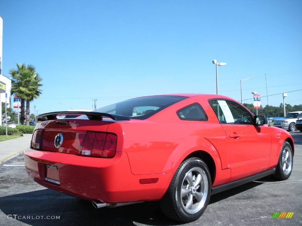 2006 Mustang V6 Deluxe Coupe - Torch Red / Light Parchment photo #3