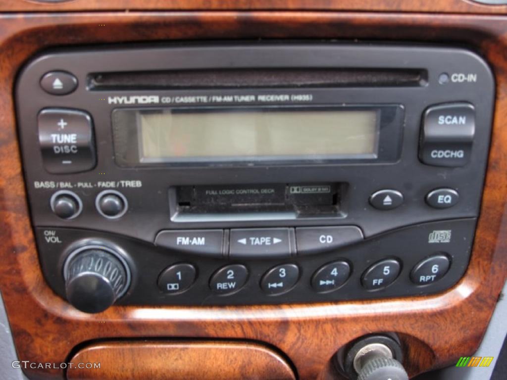 2000 Hyundai Sonata GLS V6 Controls Photo #38673047