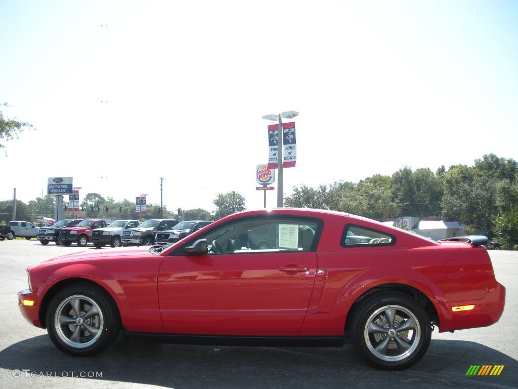 2006 Mustang V6 Deluxe Coupe - Torch Red / Light Parchment photo #6