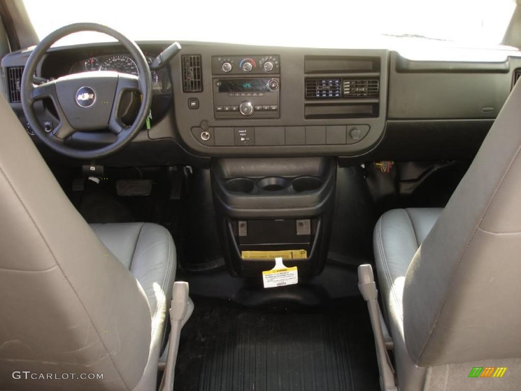 2010 Chevrolet Express 2500 Work Van Medium Pewter Dashboard Photo #38675746