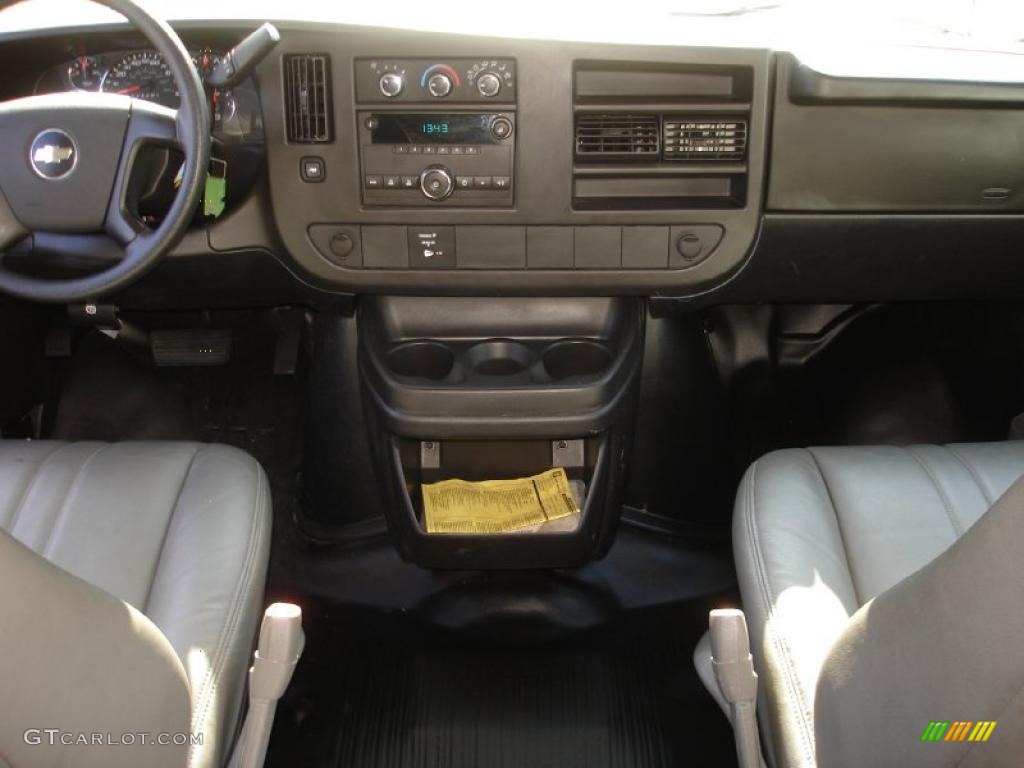 2010 Chevrolet Express 2500 Work Van Medium Pewter Dashboard Photo #38676242