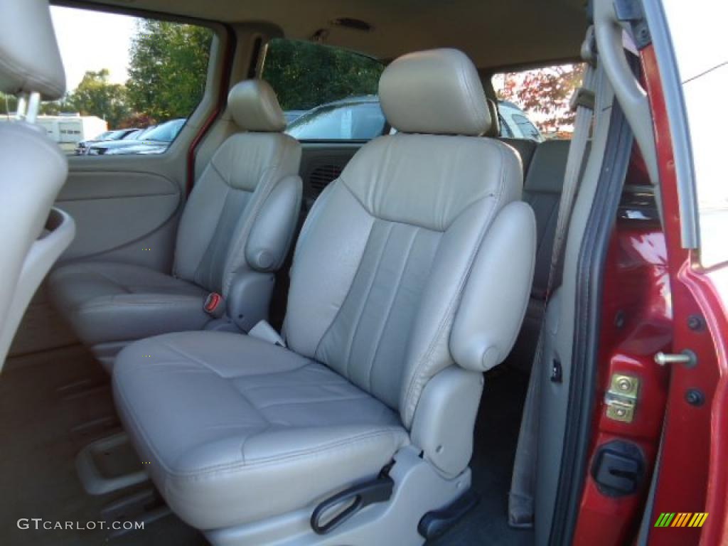 2003 Grand Caravan EX - Inferno Red Tinted Pearl / Taupe photo #8