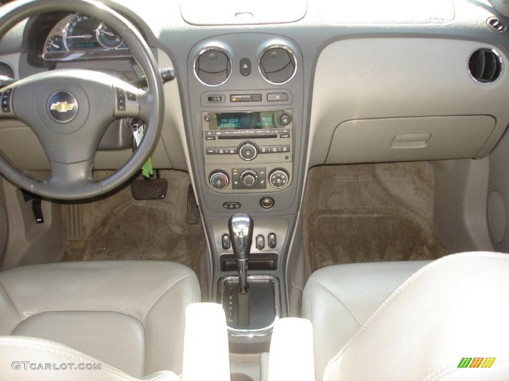 2006 Chevrolet HHR LT Cashmere Beige Dashboard Photo #38676506