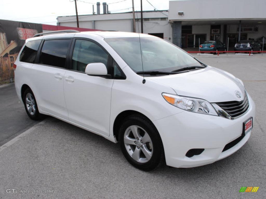 Super White 2011 Toyota Sienna LE Exterior Photo #38679290