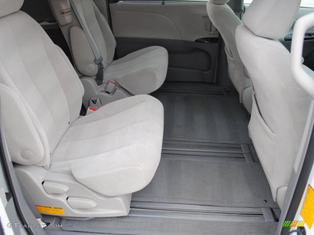Light Gray Interior 2011 Toyota Sienna LE Photo #38679422