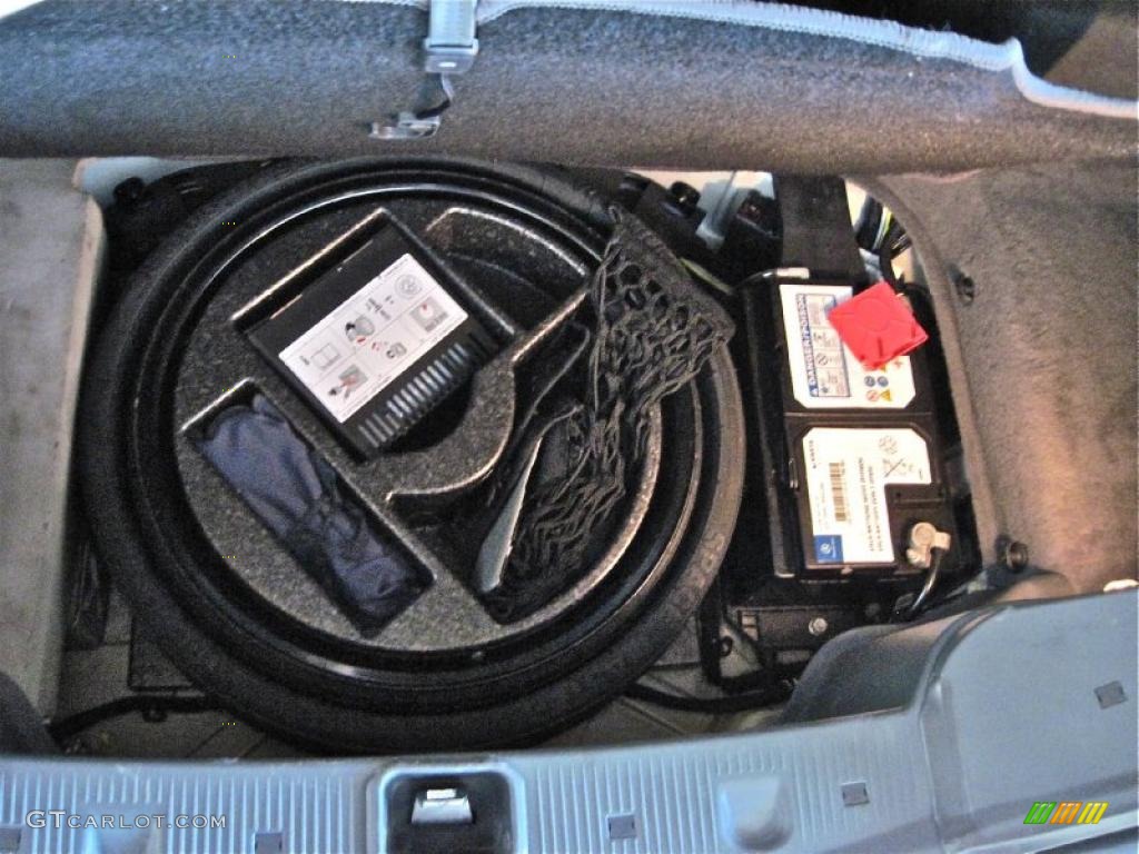 2004 Mercedes-Benz SL 500 Roadster Trunk Photo #38679834