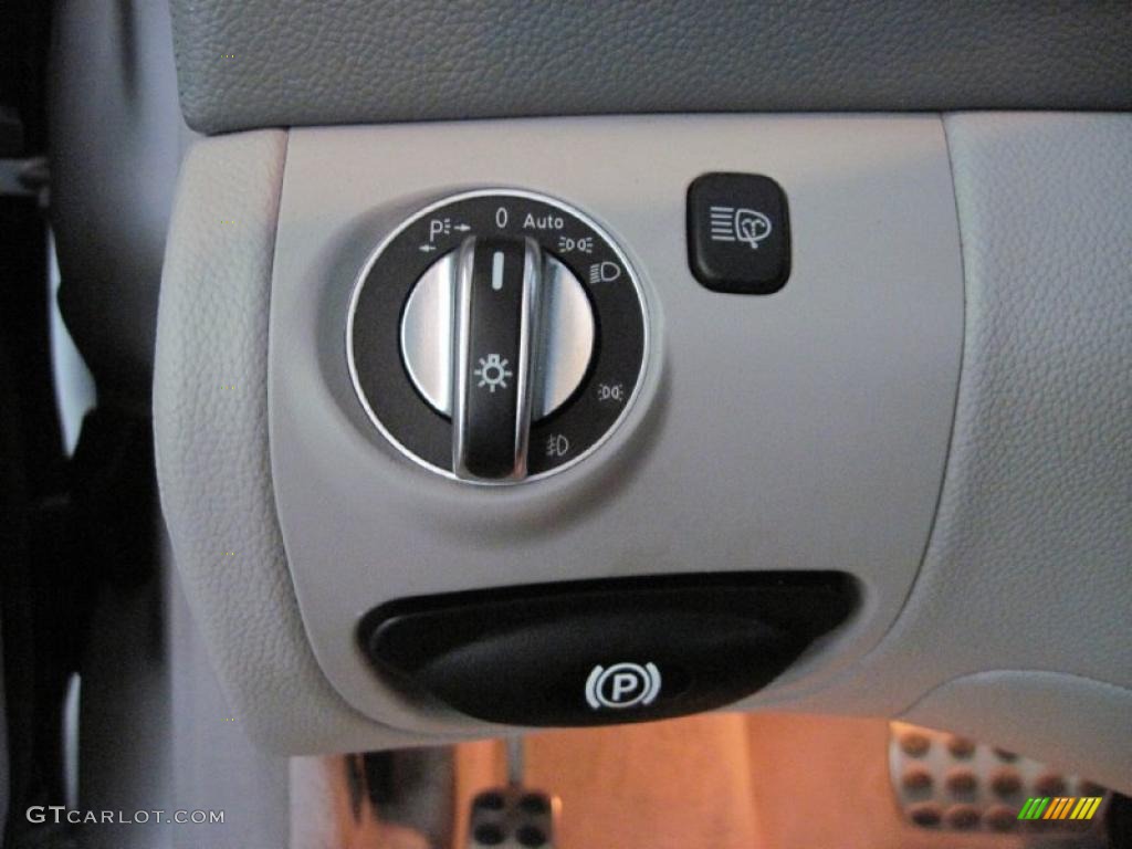 2004 Mercedes-Benz SL 500 Roadster Controls Photo #38680054
