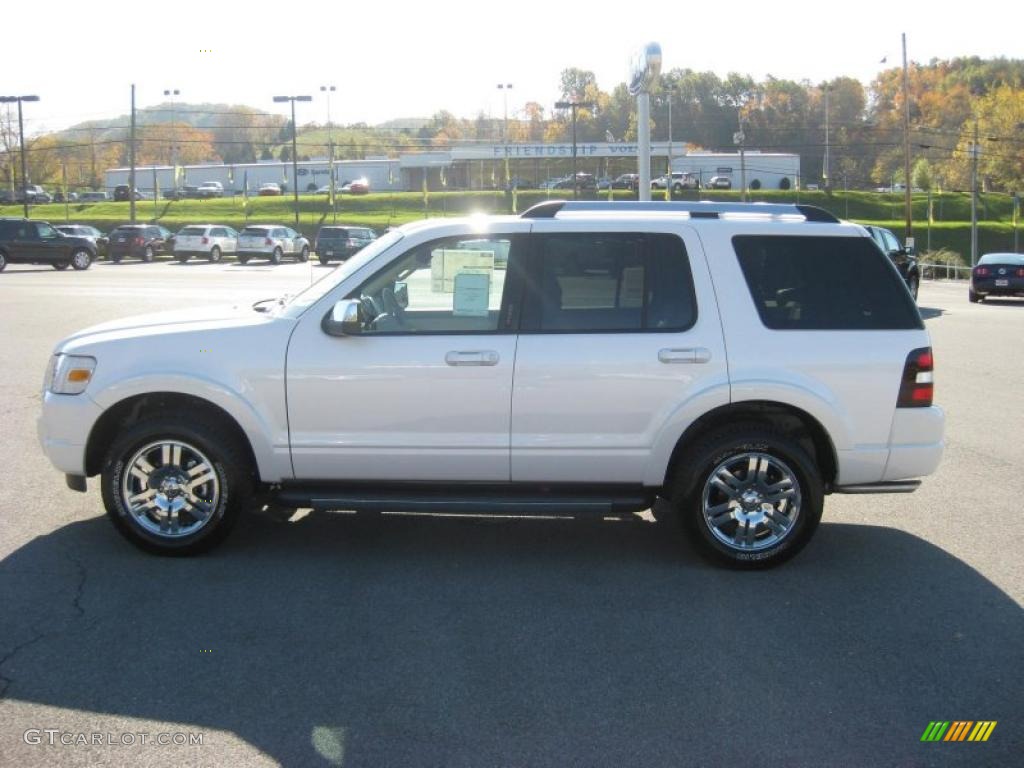 White Platinum Tri-Coat Ford Explorer