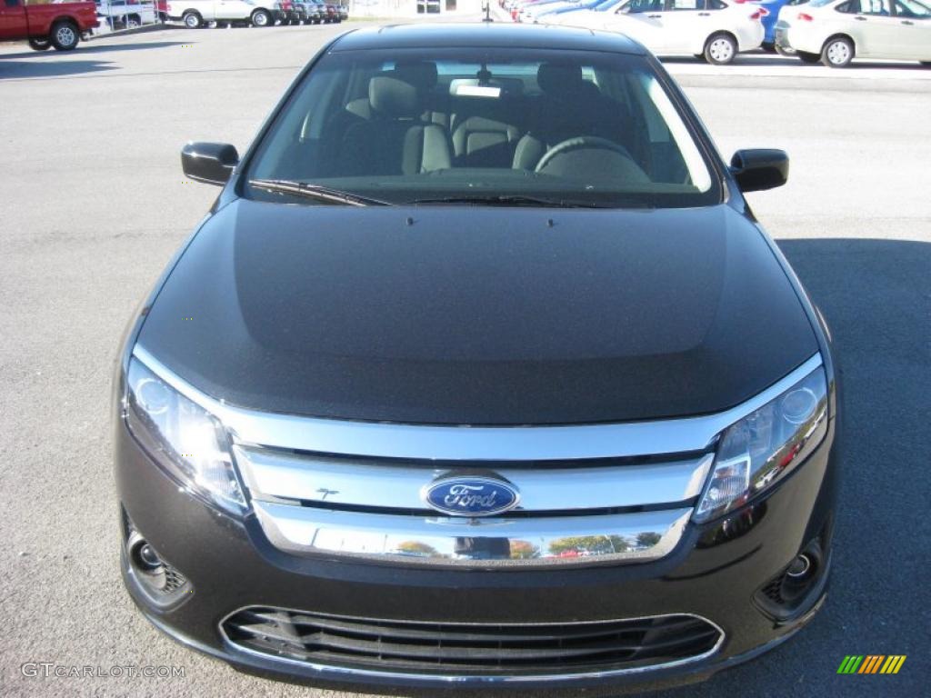 2011 Fusion SE - Tuxedo Black Metallic / Charcoal Black photo #3