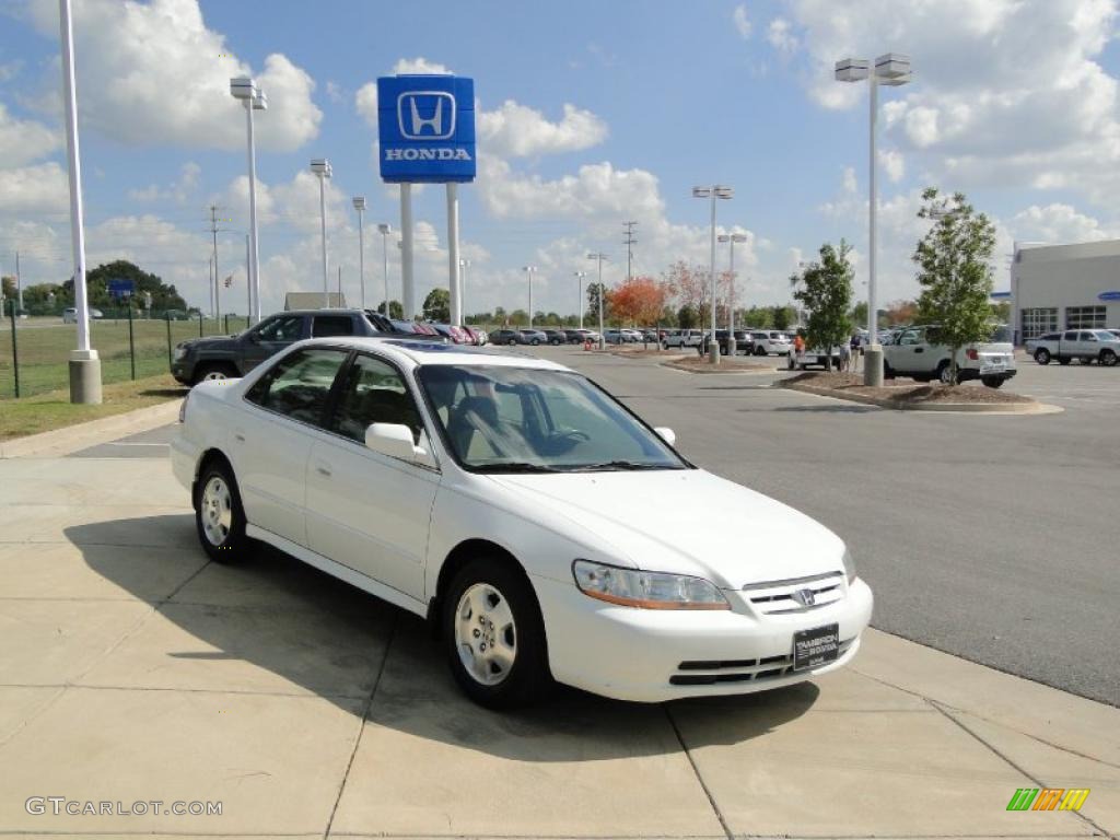 2002 Accord EX V6 Sedan - Taffeta White / Ivory photo #2