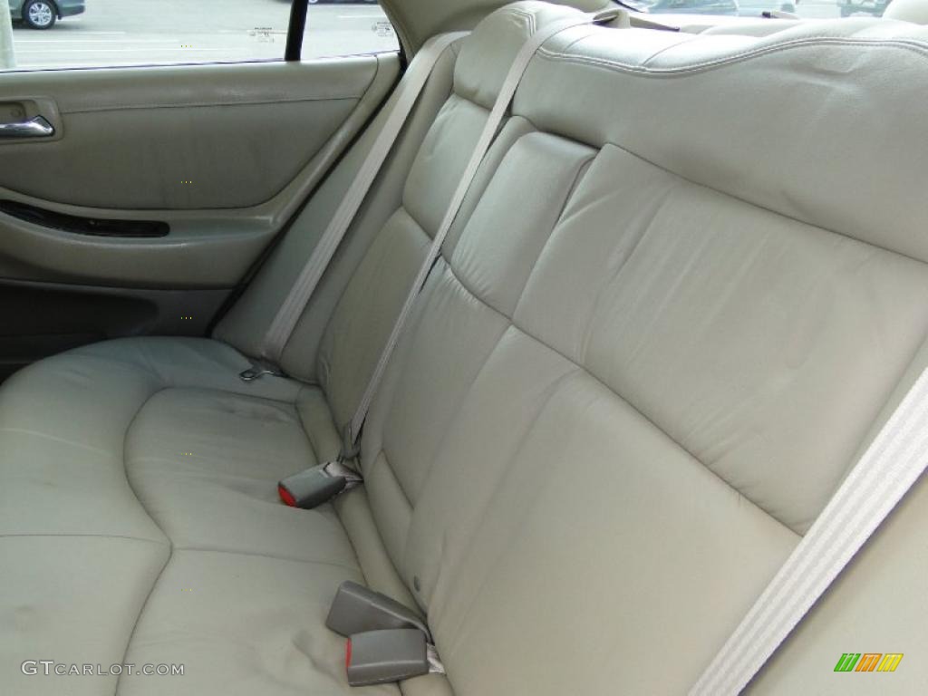 2002 Accord EX V6 Sedan - Taffeta White / Ivory photo #29