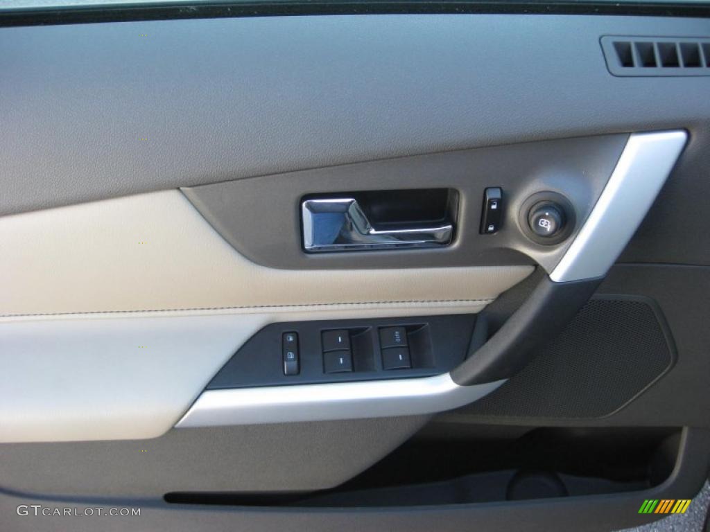 2011 Ford Edge SE Controls Photo #38685446