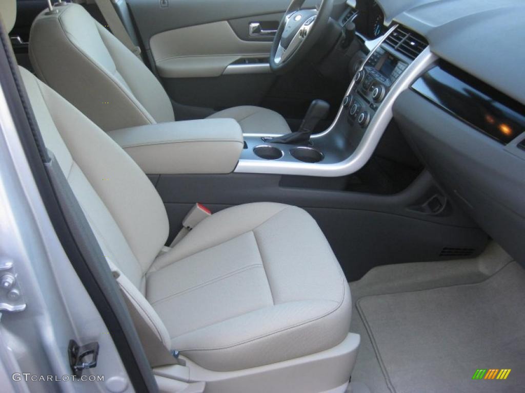 Medium Light Stone Interior 2011 Ford Edge SE Photo #38685478