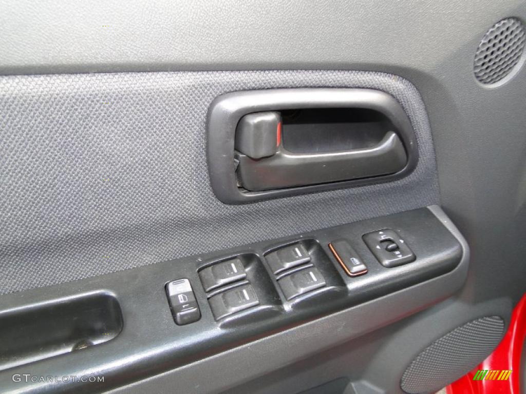 2005 Chevrolet Colorado LS Crew Cab Controls Photo #38685570