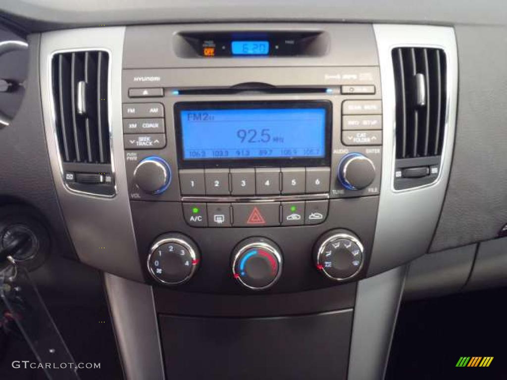 2009 Hyundai Sonata GLS V6 Controls Photo #38686826
