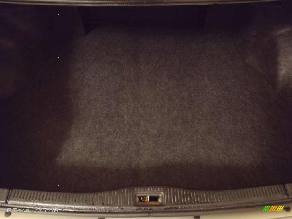 1999 Toyota Camry LE Trunk Photos