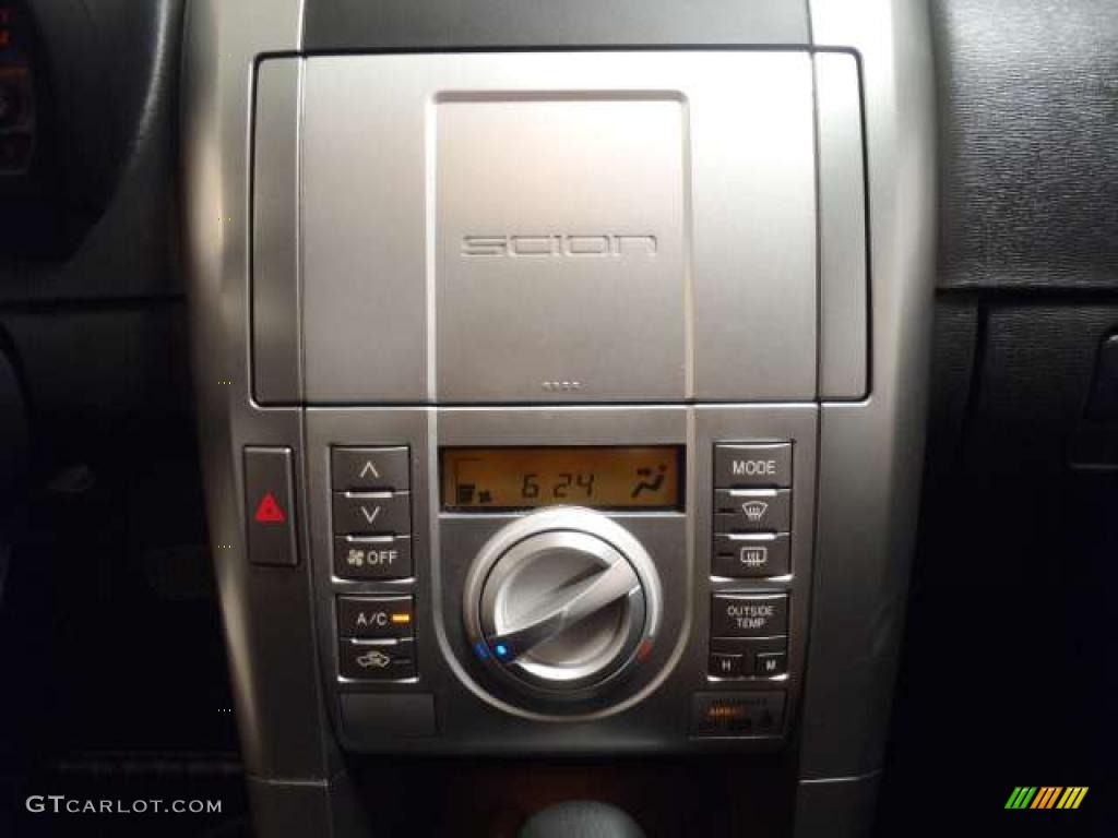 2007 Scion tC Standard tC Model Controls Photo #38688884