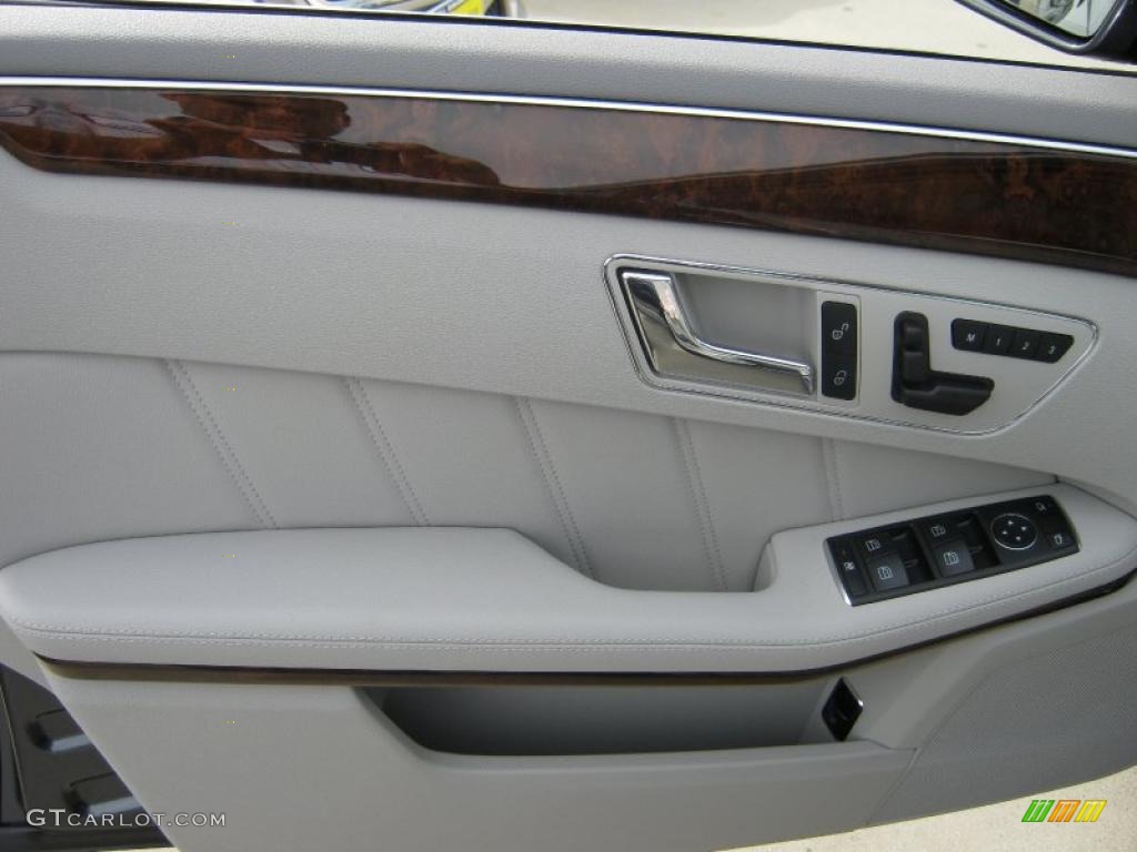 2011 Mercedes-Benz E 350 Sedan Ash/Black Door Panel Photo #38691634
