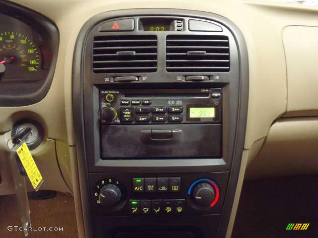 2005 Optima LX - Pearl White / Beige photo #15