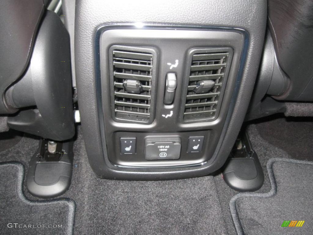 2011 Jeep Grand Cherokee Overland 4x4 Controls Photo #38692962