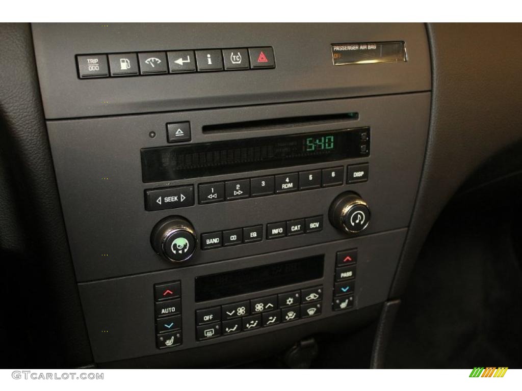 2005 Buick LaCrosse CXL Controls Photo #38695923
