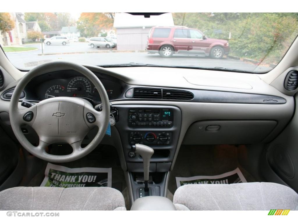 1998 Chevrolet Malibu Sedan Light Gray Dashboard Photo #38698639