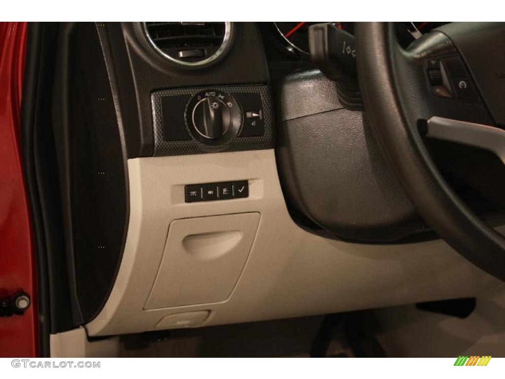 2010 VUE XE - Crystal Red Tintcoat / Gray photo #10