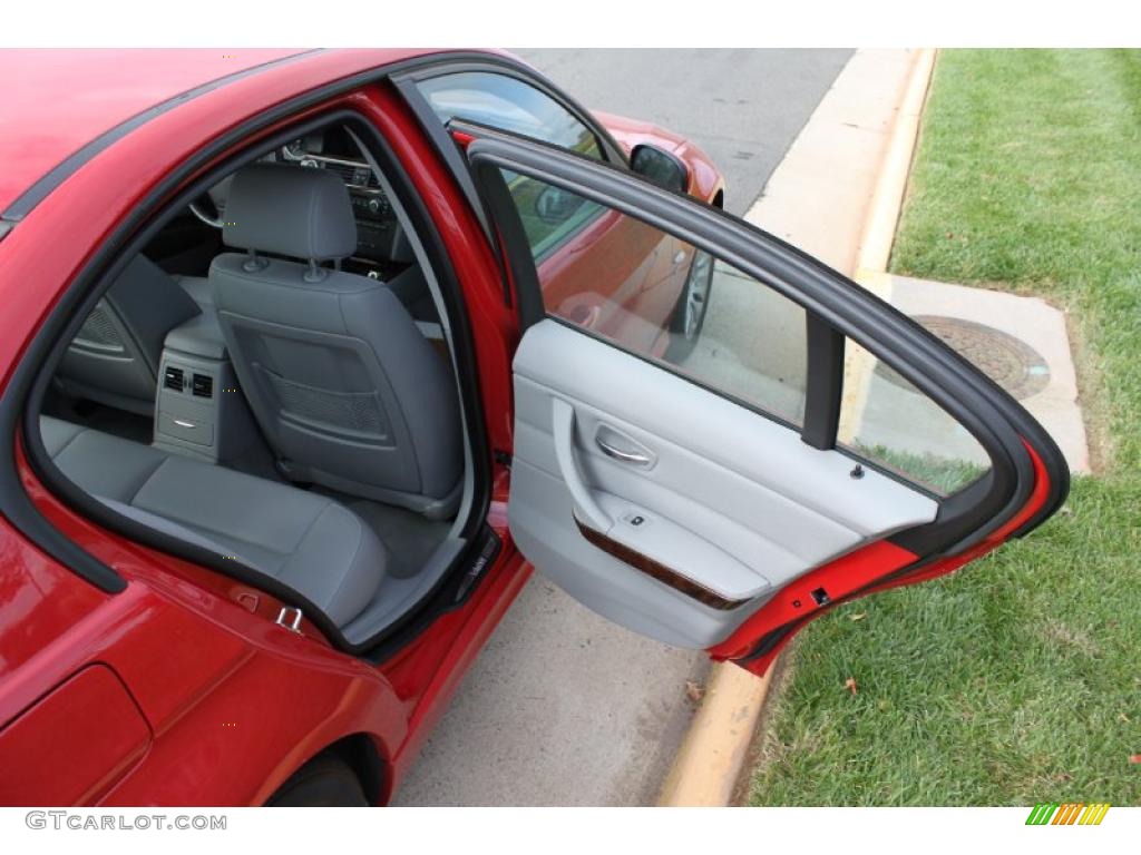 2009 3 Series 328xi Sedan - Crimson Red / Grey photo #18