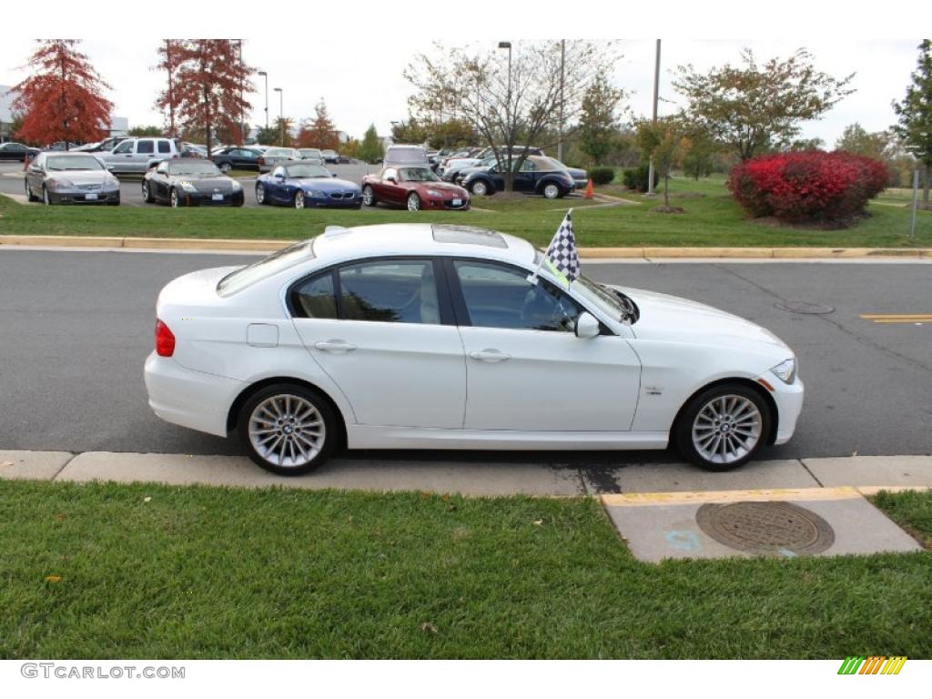 2009 3 Series 335xi Sedan - Alpine White / Beige photo #7