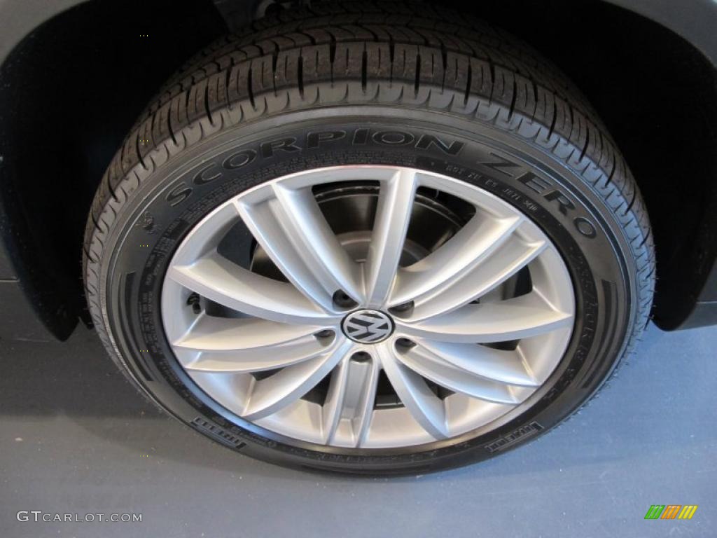 2011 Volkswagen Tiguan SE Wheel Photo #38707603