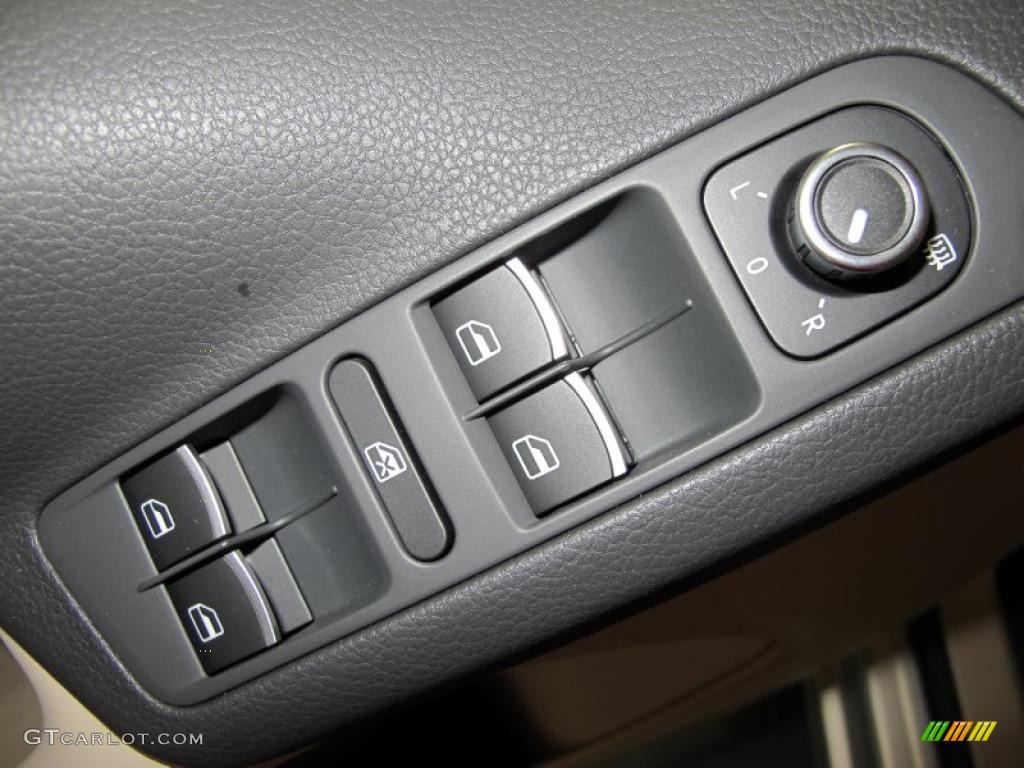 2011 Volkswagen Tiguan SE Controls Photo #38707691