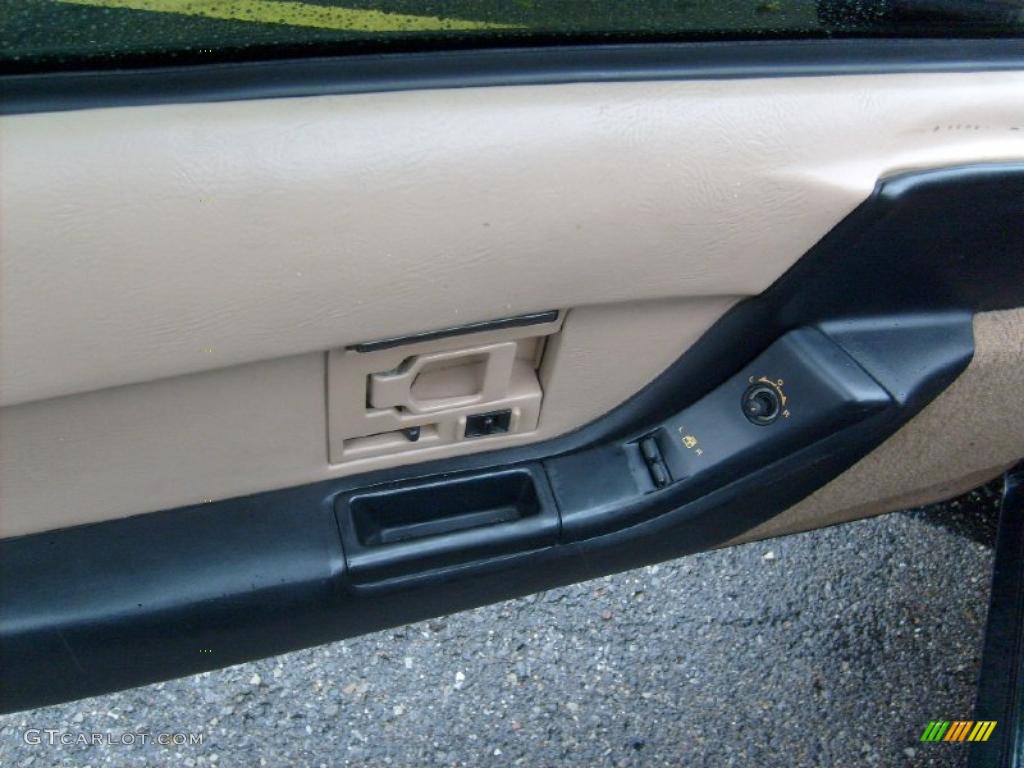 1993 Chevrolet Corvette Coupe Light Beige Door Panel Photo #38707779