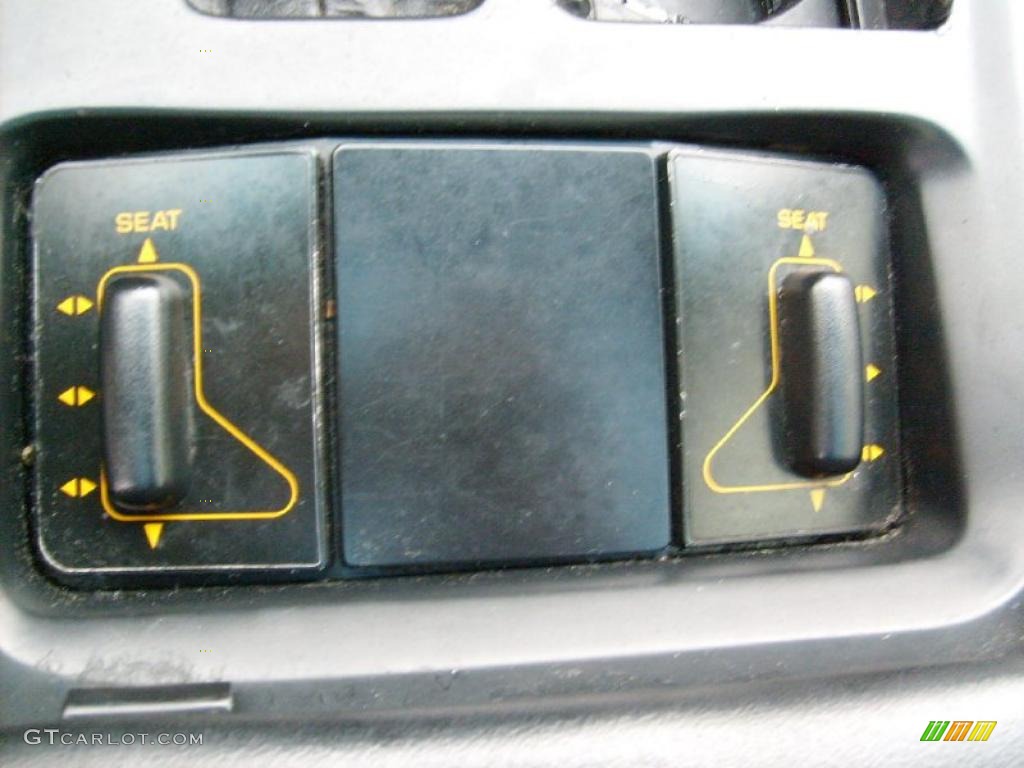 1993 Chevrolet Corvette Coupe Controls Photo #38707939