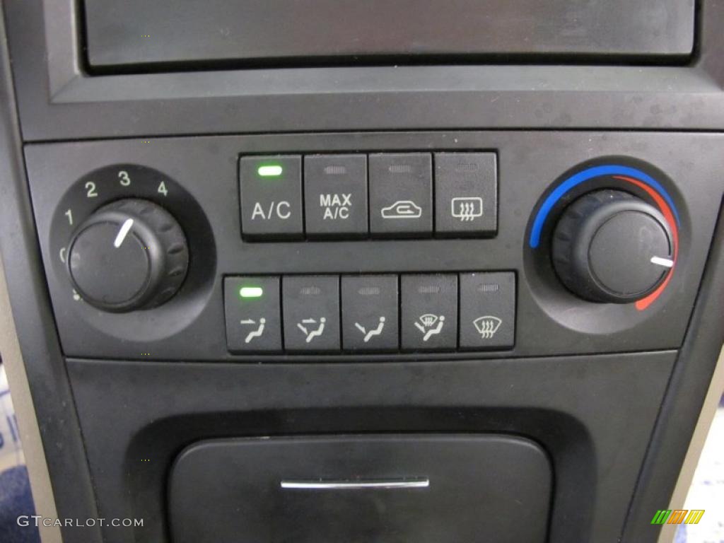 2006 Kia Optima EX Controls Photo #38708411