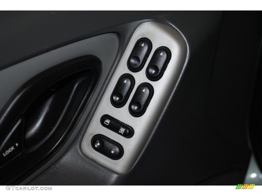 2007 Ford Escape XLT V6 Controls Photo #38709351