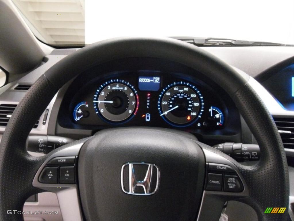 2011 Honda Odyssey EX Controls Photo #38711043