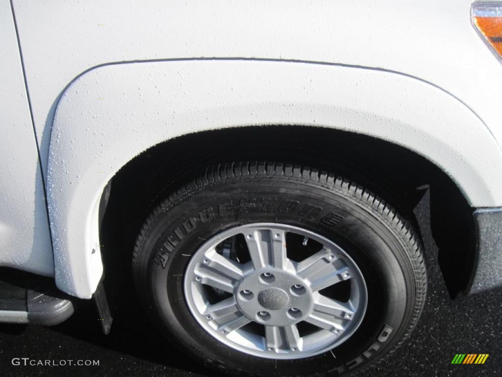 2010 Tundra CrewMax - Super White / Sand Beige photo #12