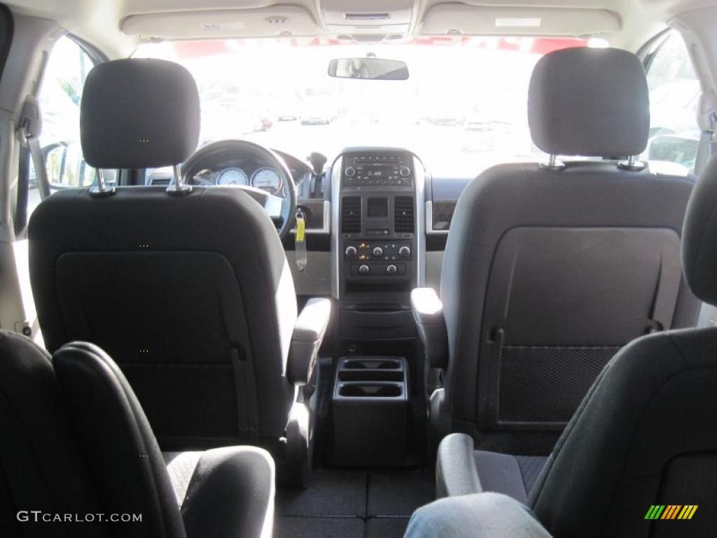 2010 Grand Caravan SXT - Brilliant Black Crystal Pearl / Dark Slate Gray/Light Shale photo #16