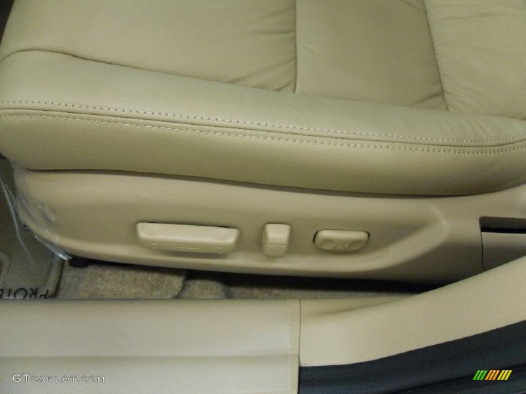 Ivory Interior 2011 Honda Accord EX-L Sedan Photo #38712615