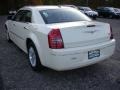 Cool Vanilla White - 300 Touring Photo No. 6