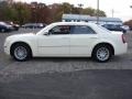 Cool Vanilla White - 300 Touring Photo No. 9